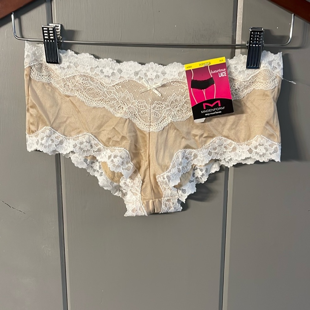 NWT Maidenform Boyshort Panty Nude Satin White Lace Sissy  Coquette Romantic